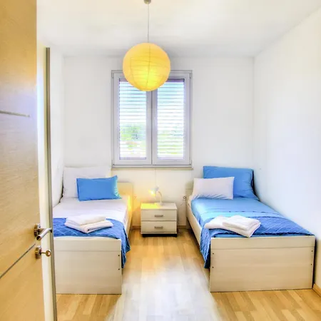 Apartament Holiday Lucija With Pool Only 300 M From Sea *