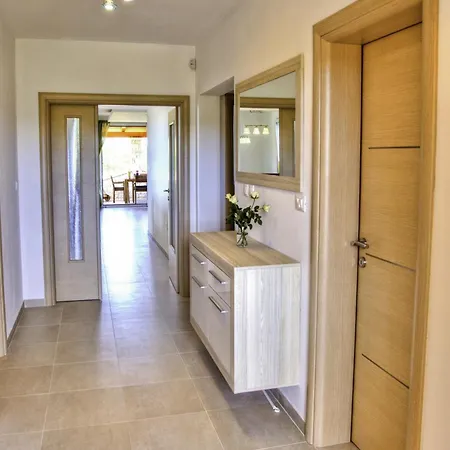 Holiday Lucija With Pool Only 300 M From Sea * Medulin