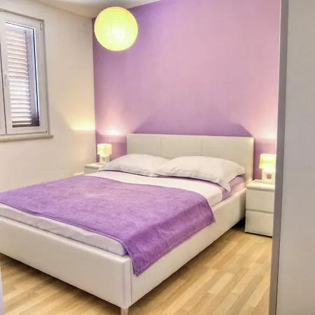 Holiday Lucija With Pool Only 300 M From Sea Apartament
