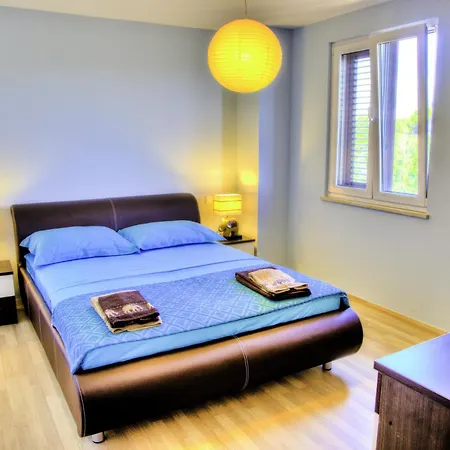Holiday Lucija With Pool Only 300 M From Sea Apartament Medulin