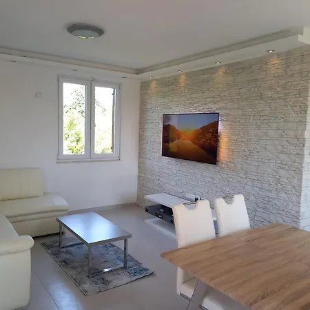 Apartament Holiday Lucija With Pool Only 300 M From Sea Medulin