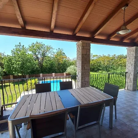 Apartament Holiday Lucija With Pool Only 300 M From Sea Medulin